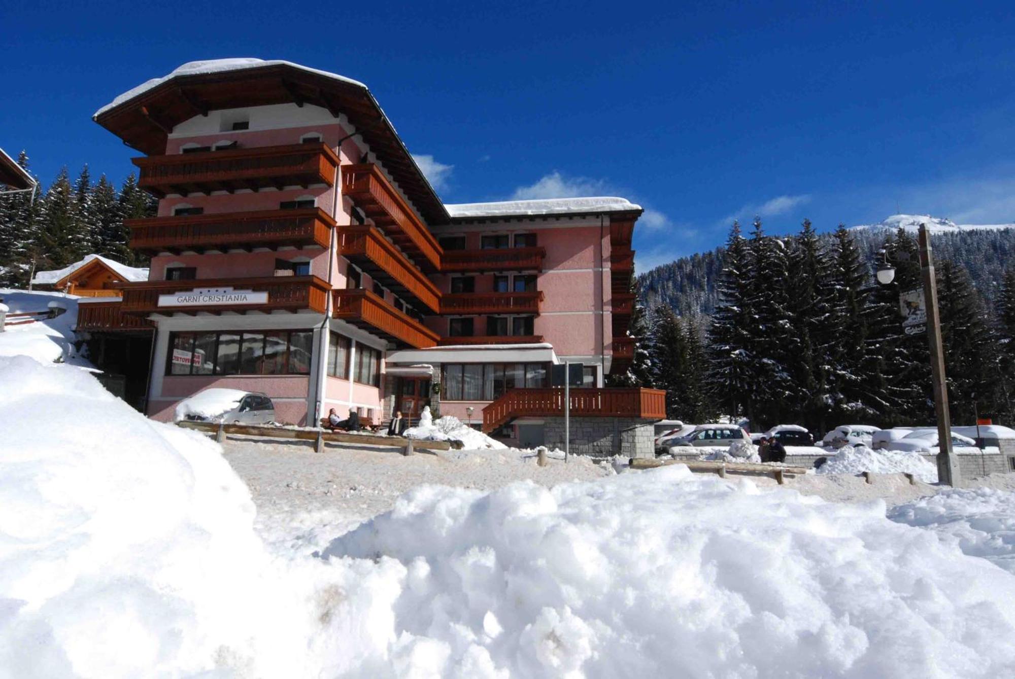Hotel Cristiania Madonna Esterno foto