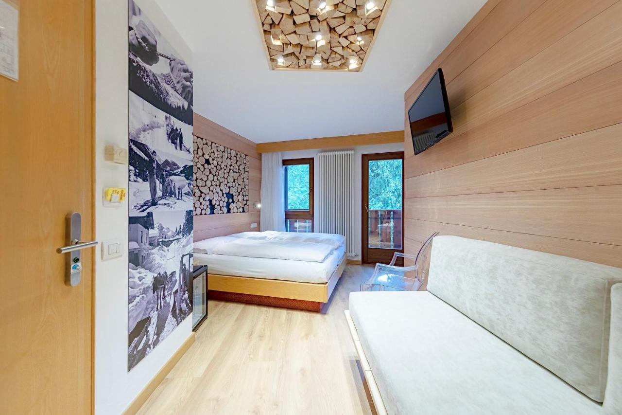 Hotel Cristiania Madonna Esterno foto