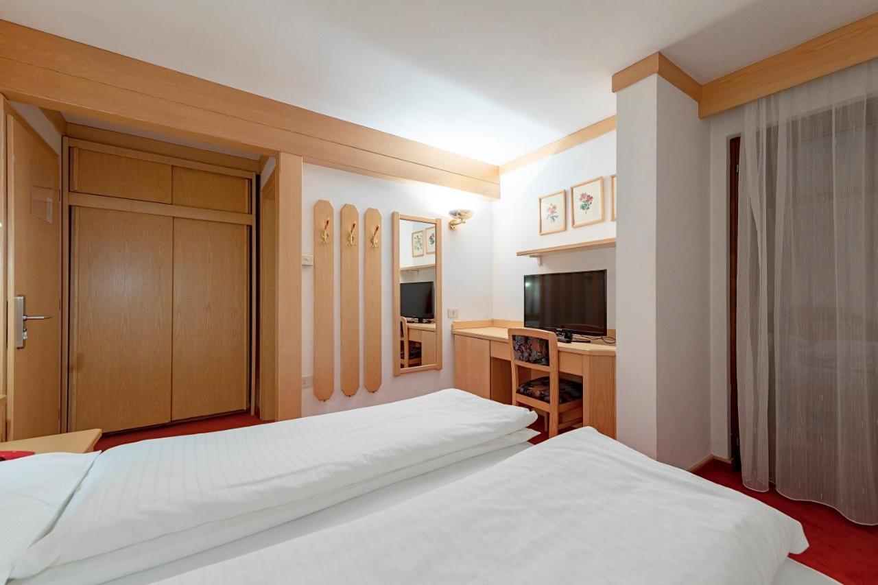 Hotel Cristiania Madonna Esterno foto
