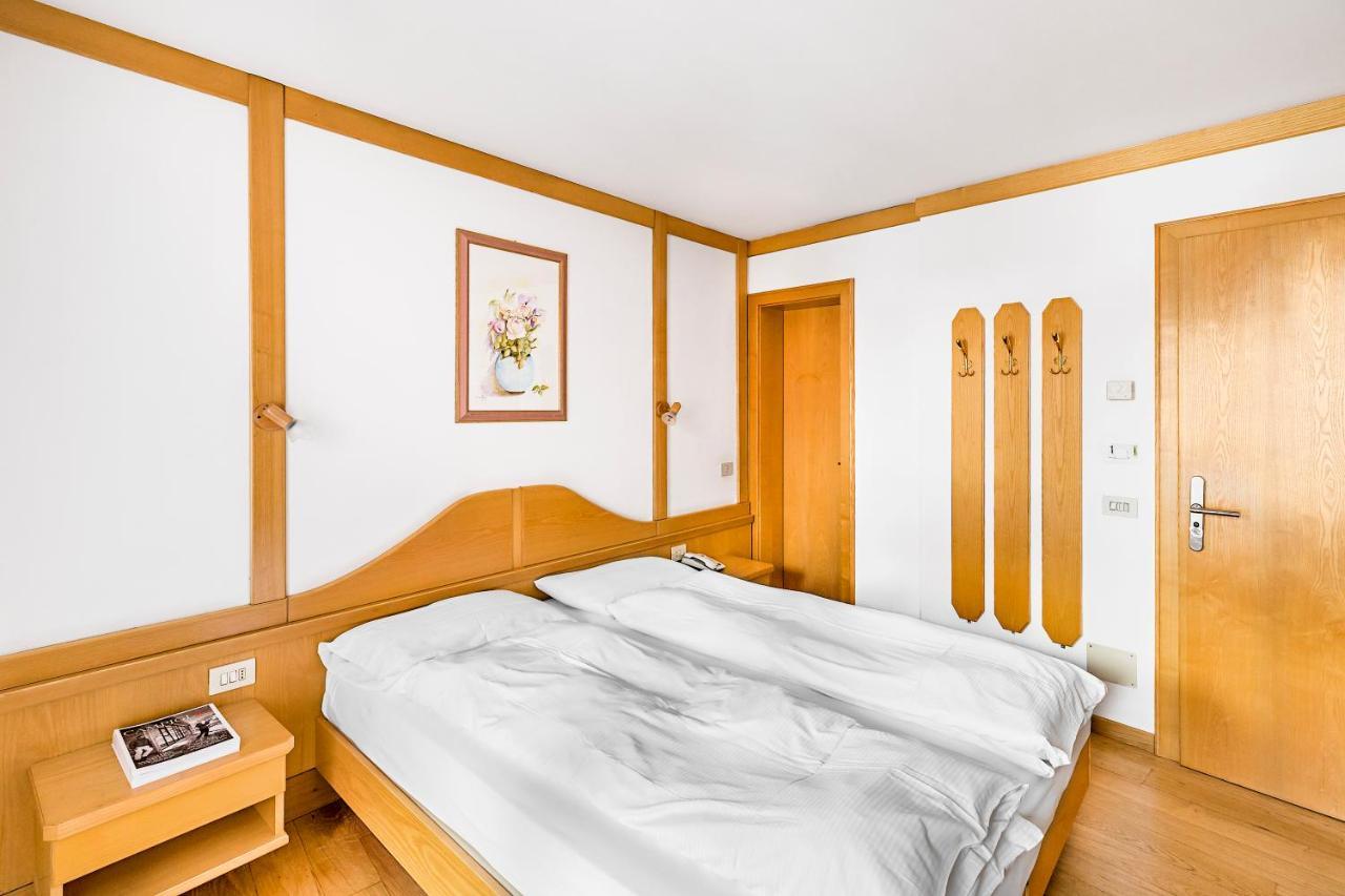 Hotel Cristiania Madonna Esterno foto